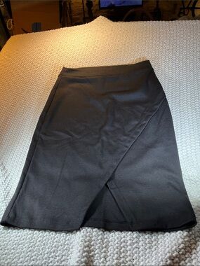 Women's Black Asymmetric Front Pencil Skirt